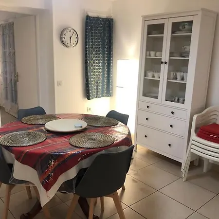 Avec Deux Chambres. דירה *