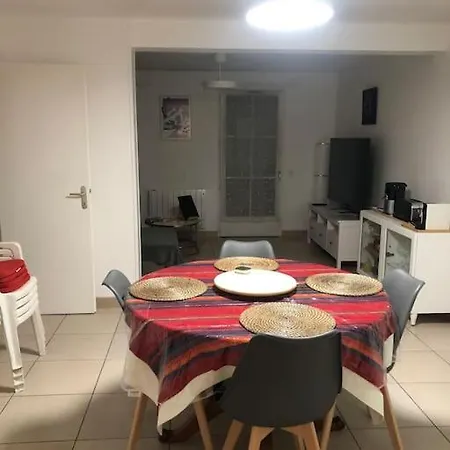 דירה Avec Deux Chambres. *