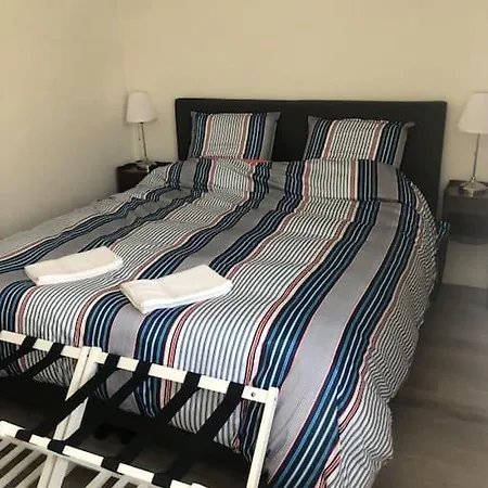 Avec Deux Chambres. דירה